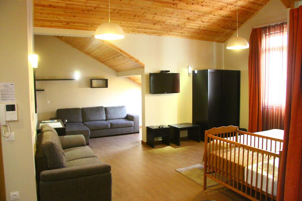 Apartamentos Kosmos Horta  Phòng bức ảnh