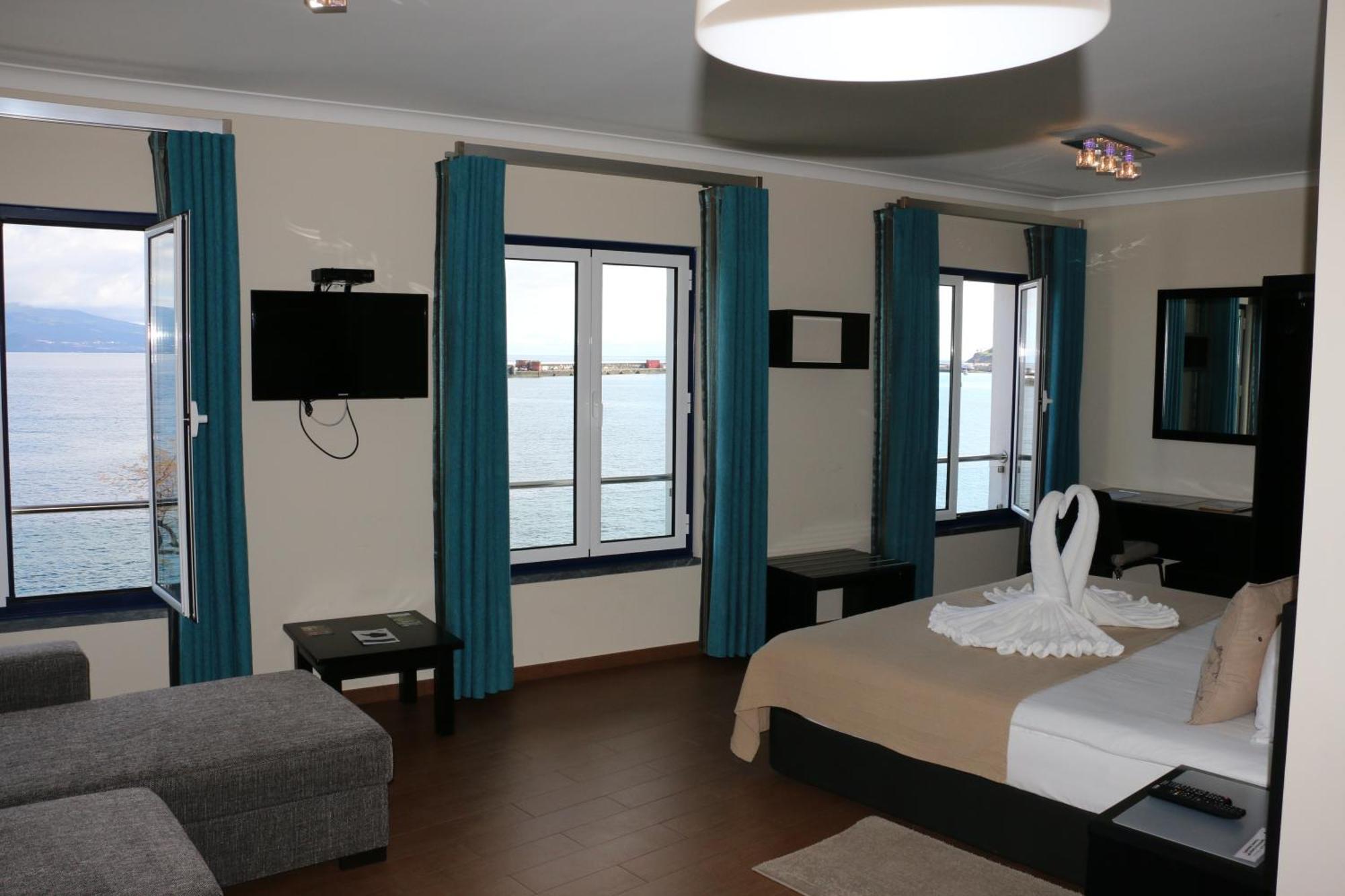 Apartamentos Kosmos Horta  Phòng bức ảnh