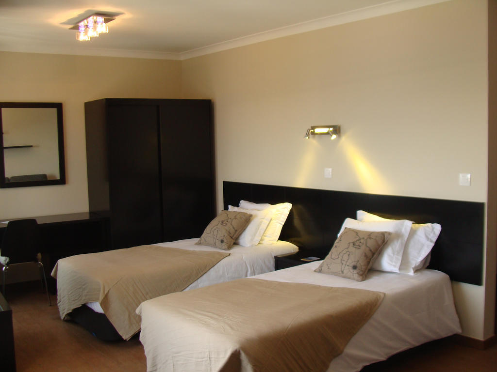 Apartamentos Kosmos Horta  Phòng bức ảnh