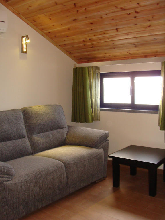 Apartamentos Kosmos Horta  Phòng bức ảnh
