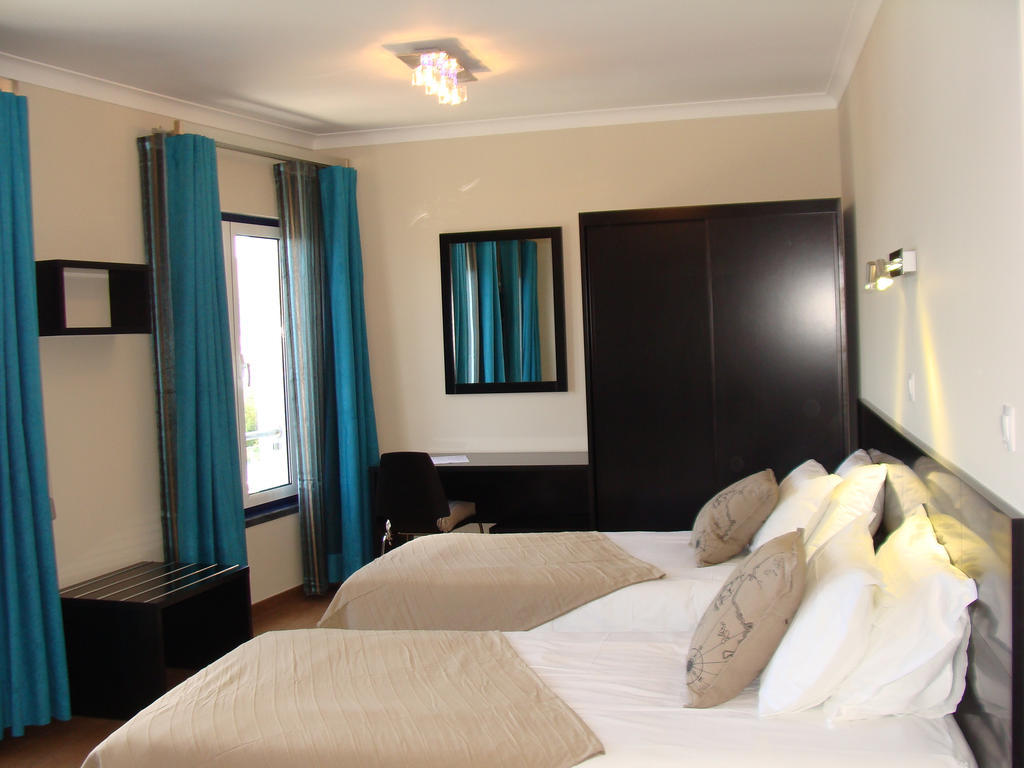 Apartamentos Kosmos Horta  Phòng bức ảnh